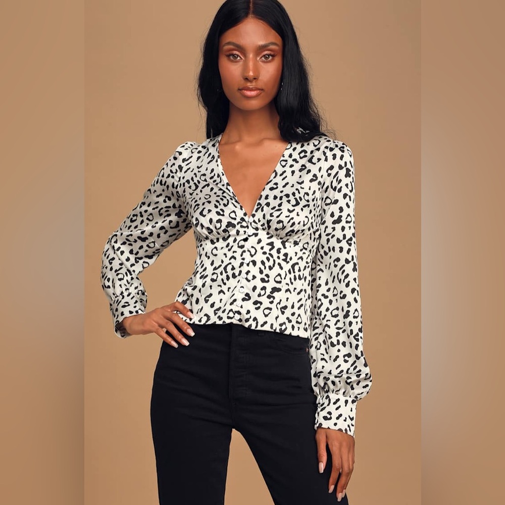 Lulus Cambera White Leopard Animal Print Blouse XS Button Up Going Out Cropped